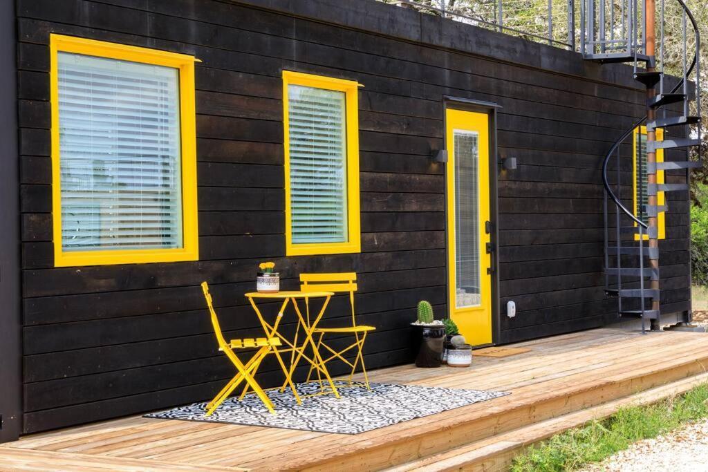 New The Yellow Beacon-Luxury Shipping Container Fredericksburg Exterior photo